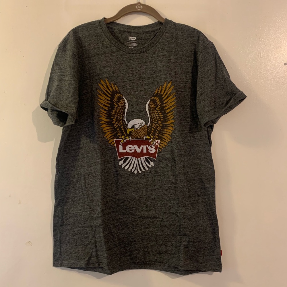 Levi’s eagle T shirt medium
